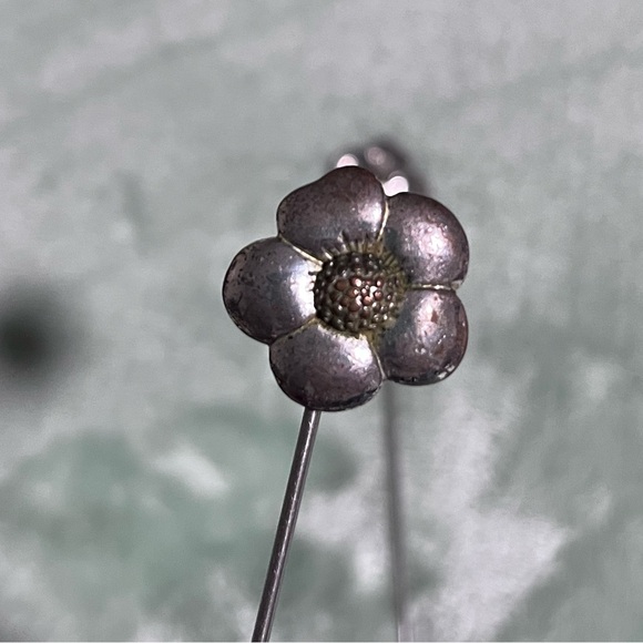 Pair of Vintage Forged Steel Flower Pins – Versatile for Hair, Hats or Clothing - Picture 9 of 17